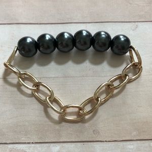 NWT Gunmetal gray pearl & chain bracelet